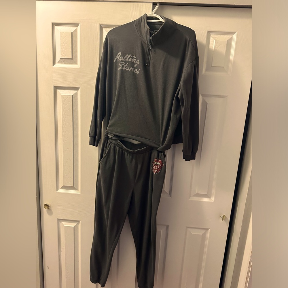 Rolling stone set half-zip over & sweatpants